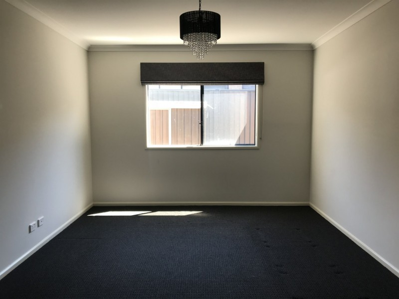 20 Pinebank Avenue, Cranbourne East VIC 3977