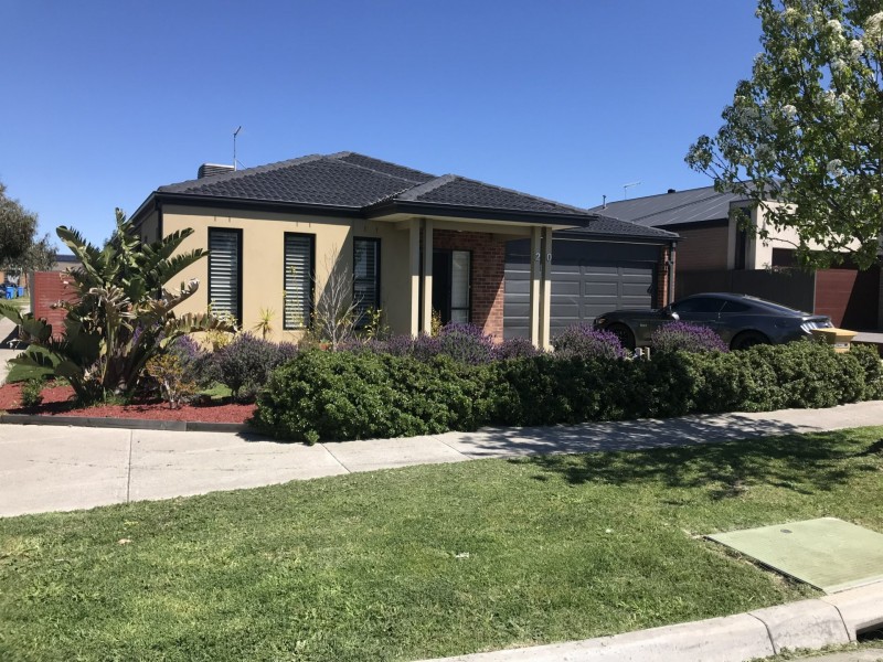 20 Pinebank Avenue, Cranbourne East VIC 3977