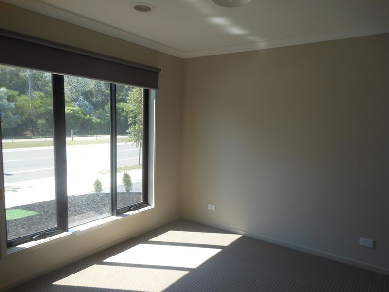 296 Casey Fields Boulevard, Cranbourne VIC 3977