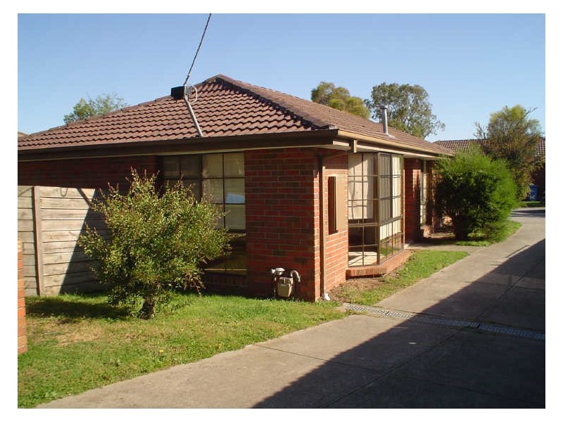 1/9 Hazlitt Court, Cranbourne VIC 3977