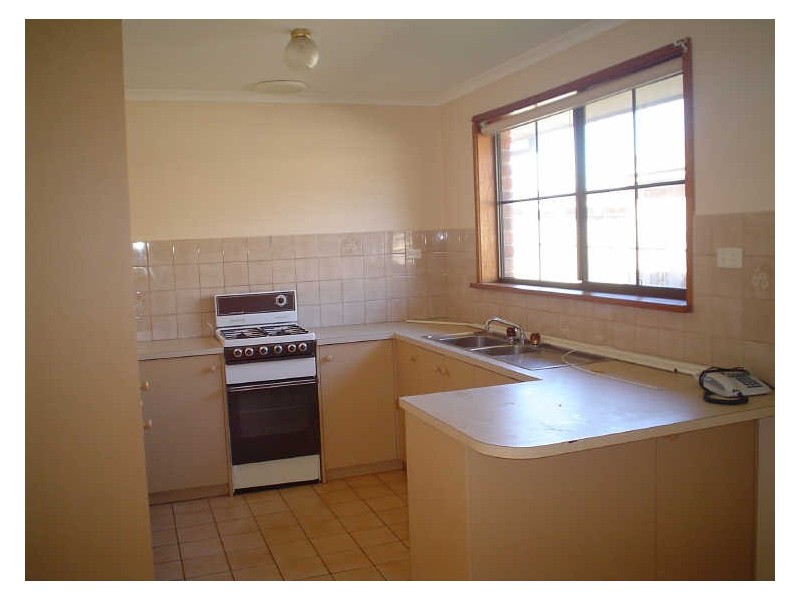 1/9 Hazlitt Court, Cranbourne VIC 3977