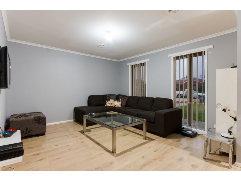 6 Kismet Close, Cranbourne VIC 3977