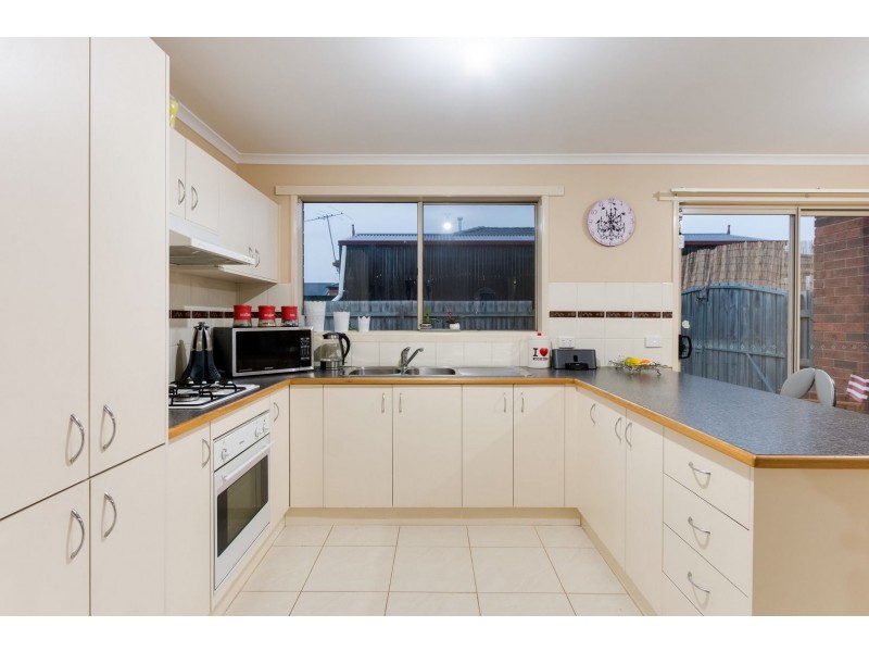 6 Kismet Close, Cranbourne VIC 3977
