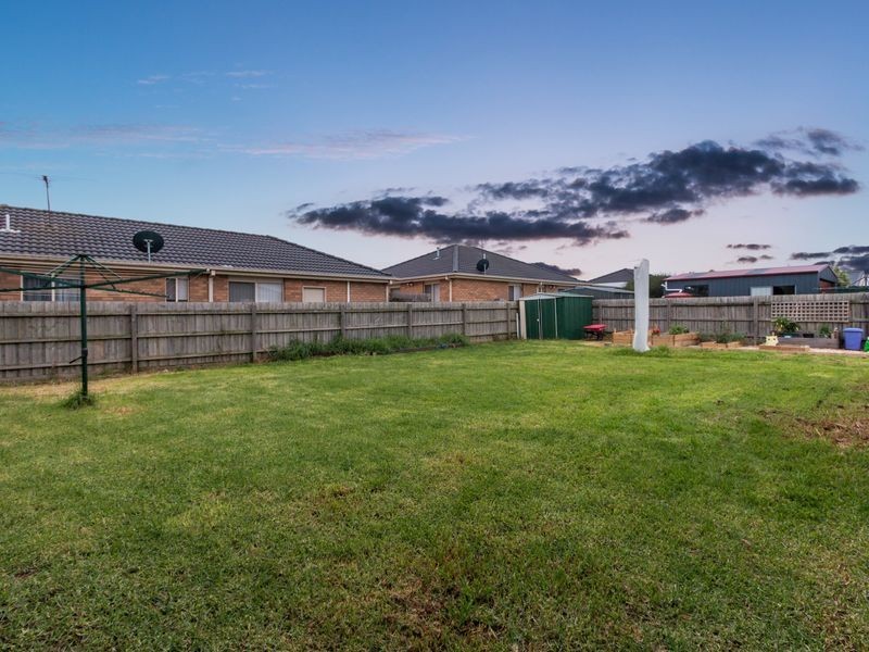 6 Kismet Close, Cranbourne VIC 3977