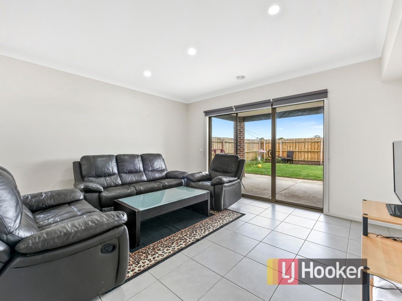 38 Aayana Street, Cranbourne East VIC 3977