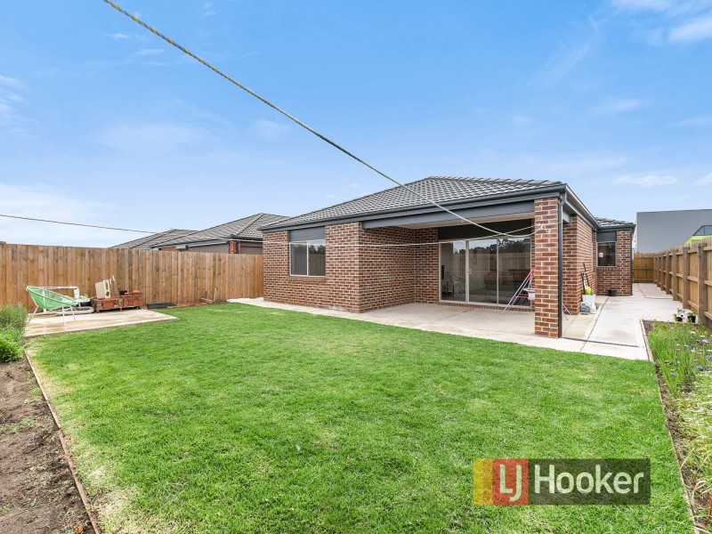 38 Aayana Street, Cranbourne East VIC 3977