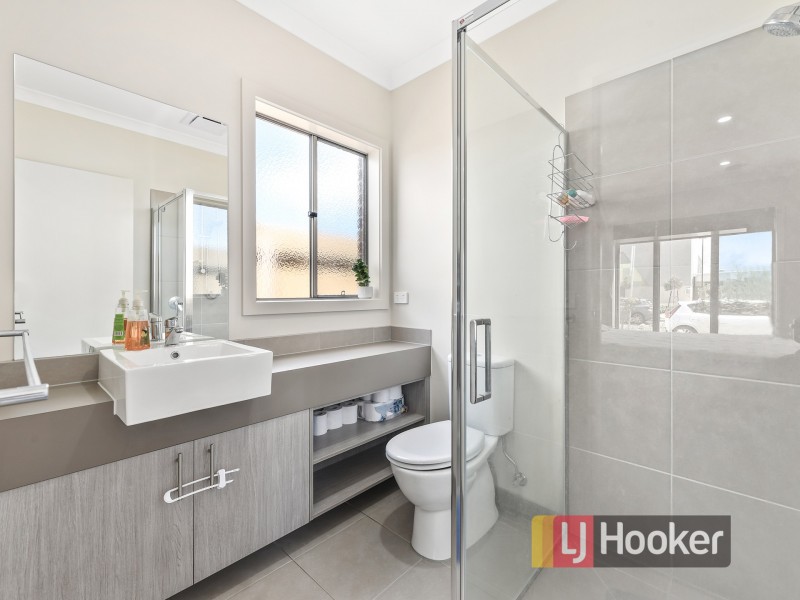38 Aayana Street, Cranbourne East VIC 3977