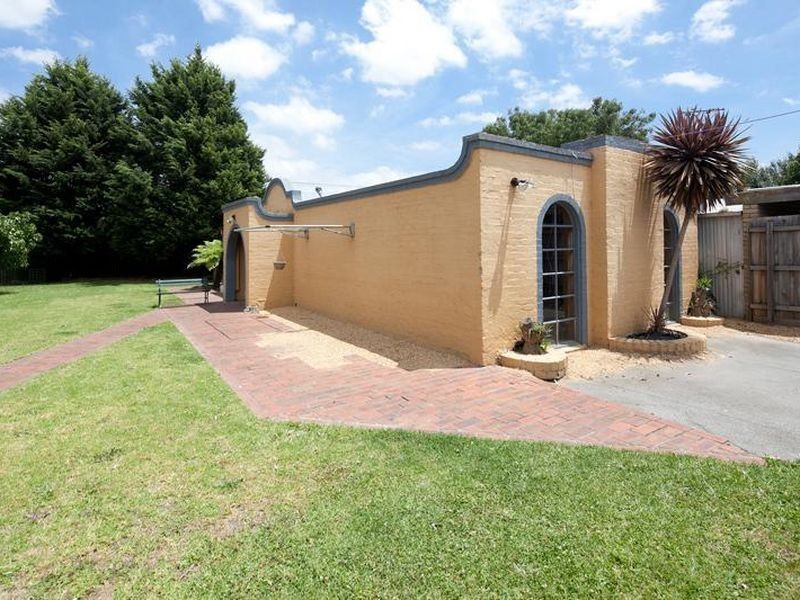 2 Haven Court, Cranbourne VIC 3977