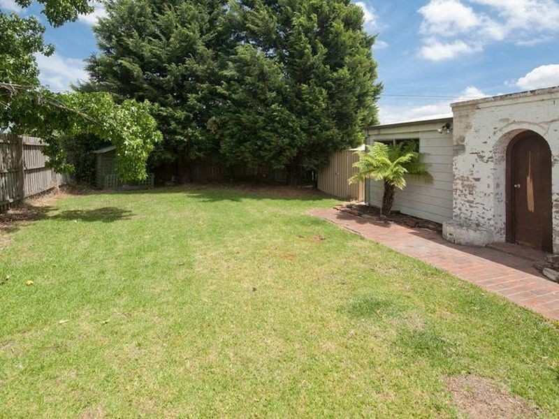 2 Haven Court, Cranbourne VIC 3977