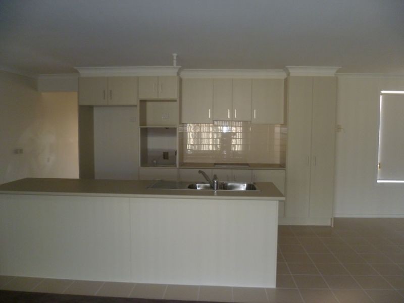 10 Tankard Drive, Cranbourne VIC 3977