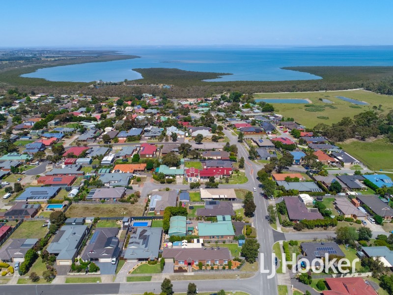 33 Gentle Annie Drive, Blind Bight VIC 3980