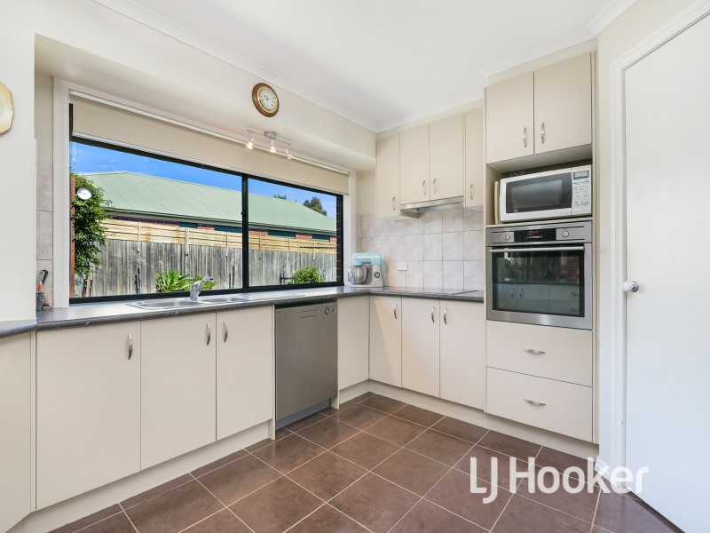 33 Gentle Annie Drive, Blind Bight VIC 3980