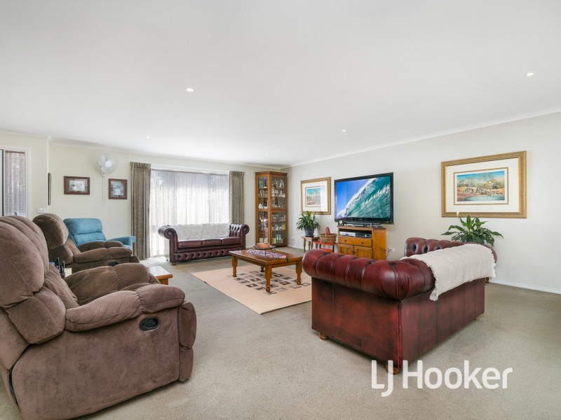 33 Gentle Annie Drive, Blind Bight VIC 3980