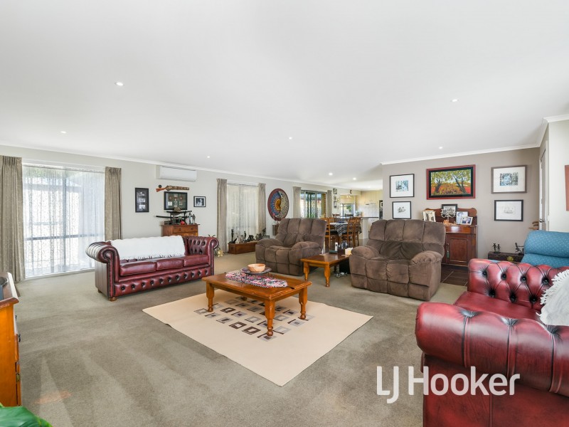 33 Gentle Annie Drive, Blind Bight VIC 3980