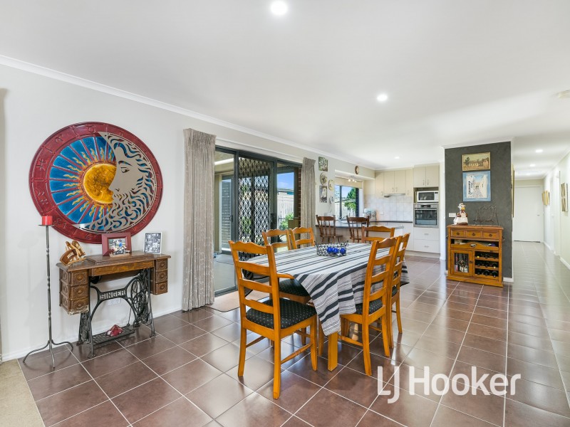 33 Gentle Annie Drive, Blind Bight VIC 3980
