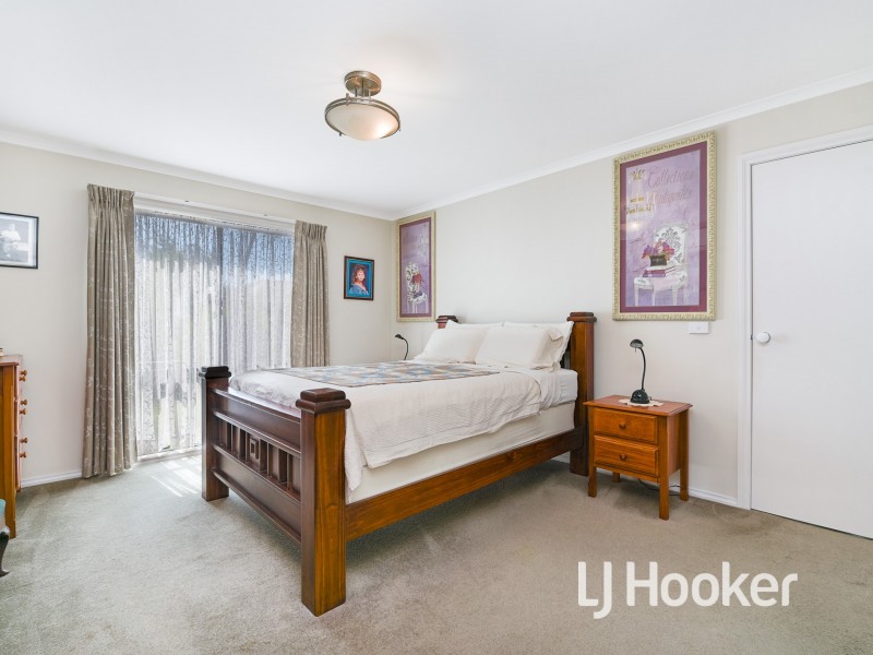 33 Gentle Annie Drive, Blind Bight VIC 3980