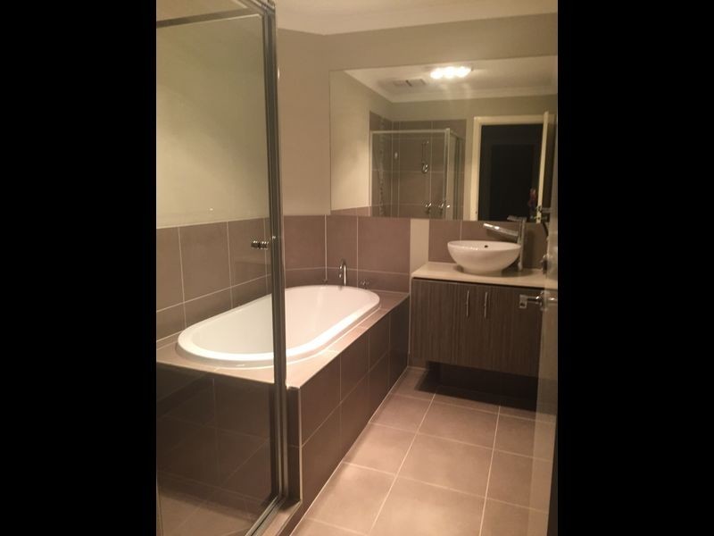 1 Tattle Grove, Cranbourne East VIC 3977