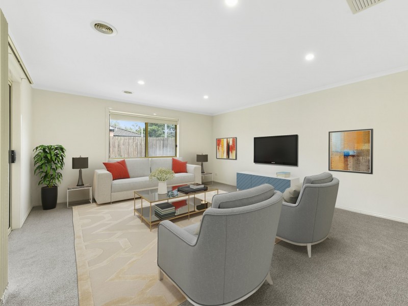 2 Prestwick Green, Cranbourne VIC 3977