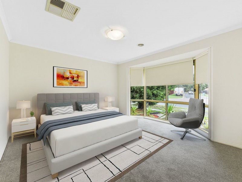 2 Prestwick Green, Cranbourne VIC 3977