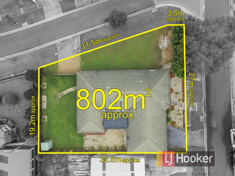 2 Prestwick Green, Cranbourne VIC 3977