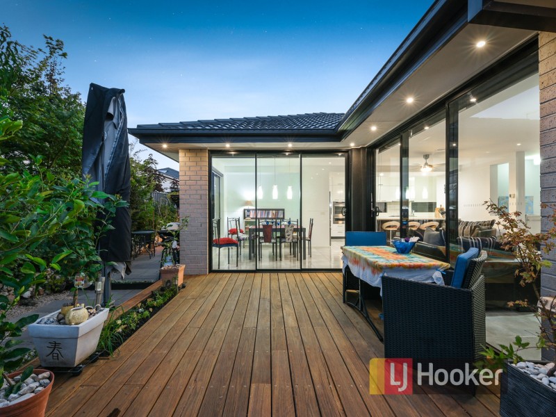 19 Calabrese Circuit, Clyde North VIC 3978