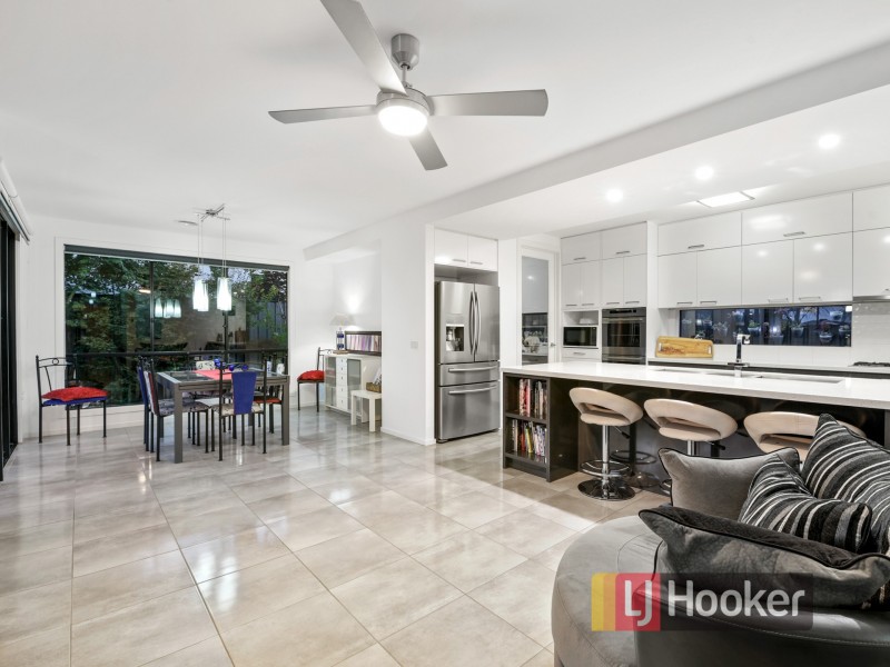19 Calabrese Circuit, Clyde North VIC 3978