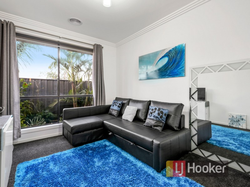 19 Calabrese Circuit, Clyde North VIC 3978