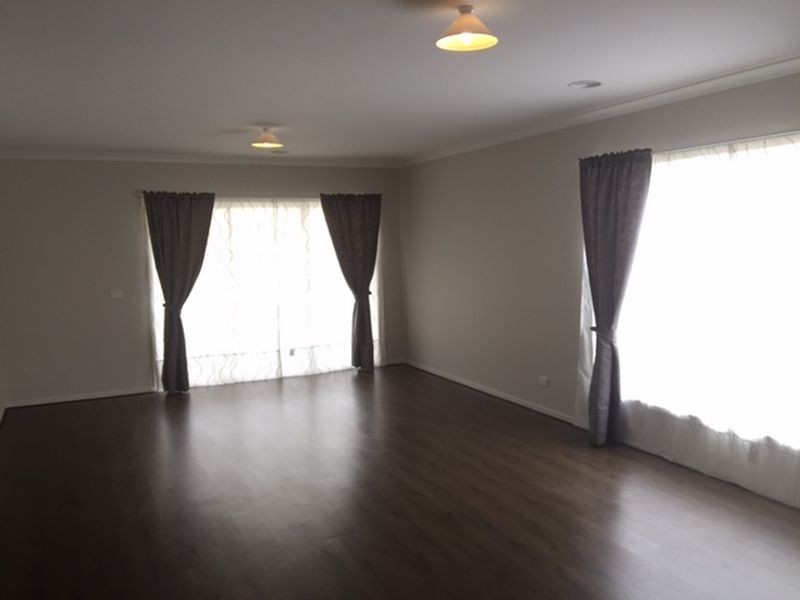 236 Casey Fields Boulevard, Cranbourne East VIC 3977