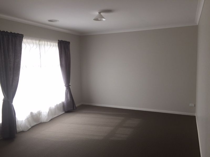 236 Casey Fields Boulevard, Cranbourne East VIC 3977