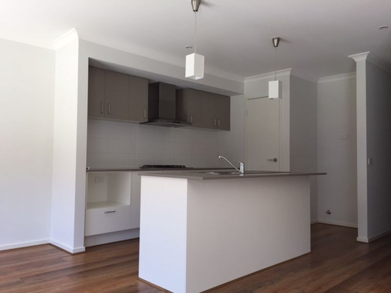 13 Elodea Way, Cranbourne North VIC 3977