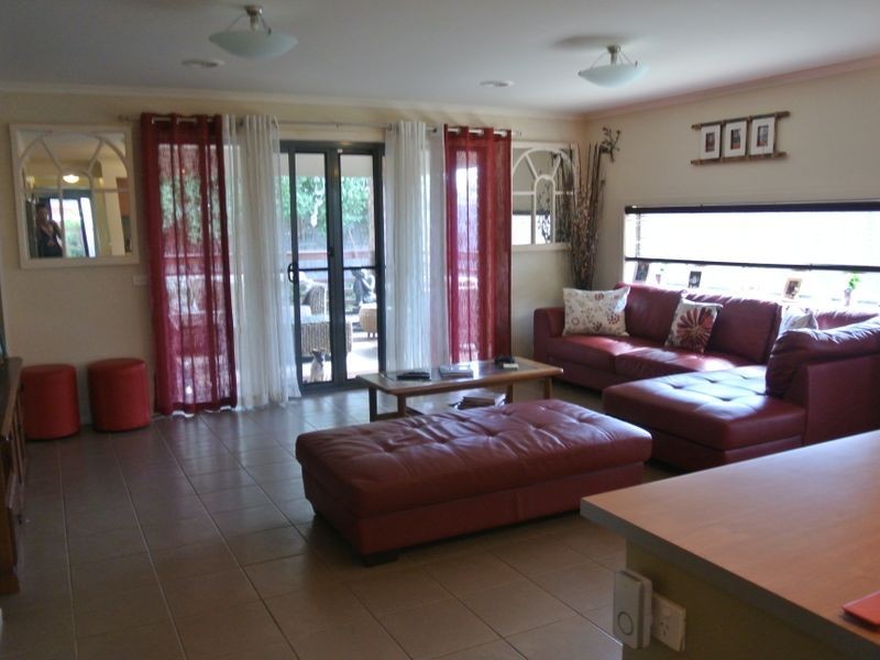 23 Ferndown Drive, Cranbourne VIC 3977