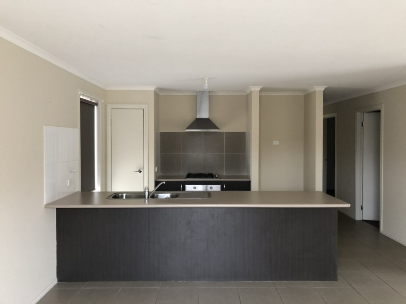 12 Algerd Way, Pakenham VIC 3810