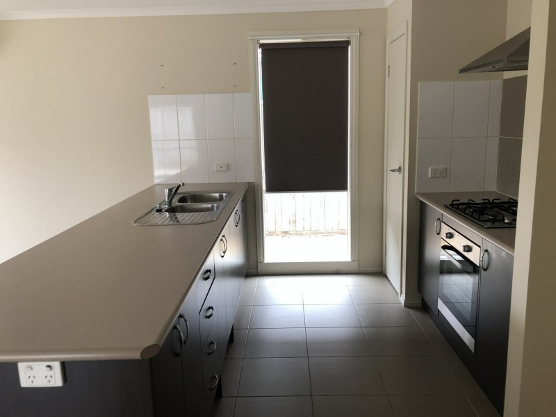 12 Algerd Way, Pakenham VIC 3810