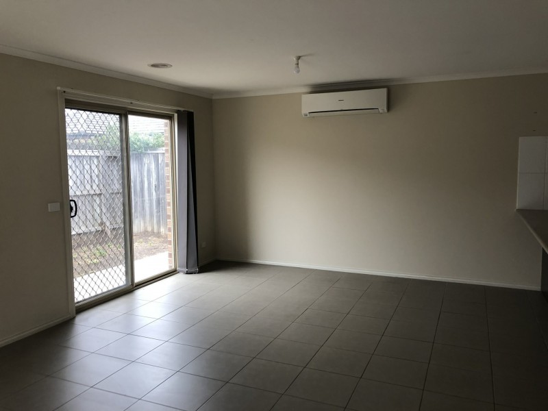 12 Algerd Way, Pakenham VIC 3810