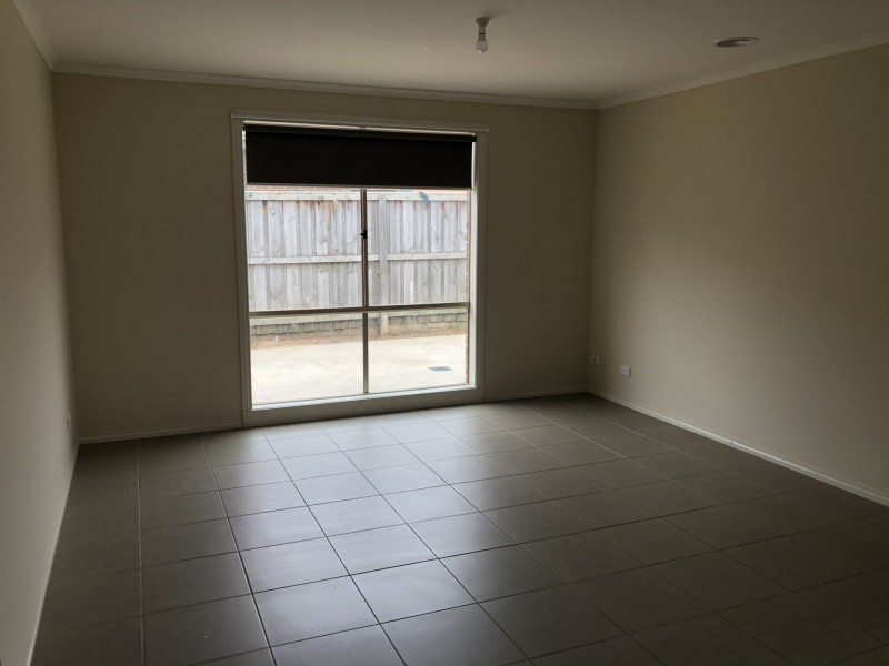 12 Algerd Way, Pakenham VIC 3810