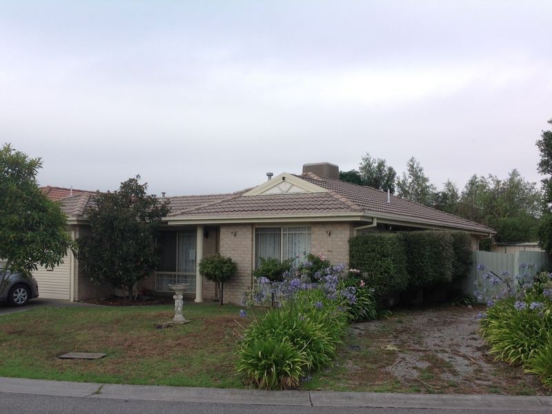 13 Cambridge Close, Cranbourne East VIC 3977