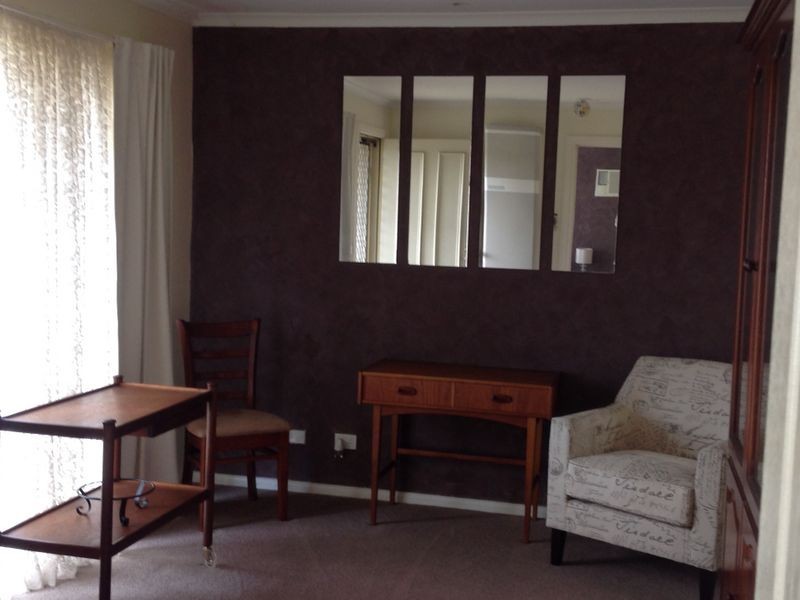 13 Cambridge Close, Cranbourne East VIC 3977