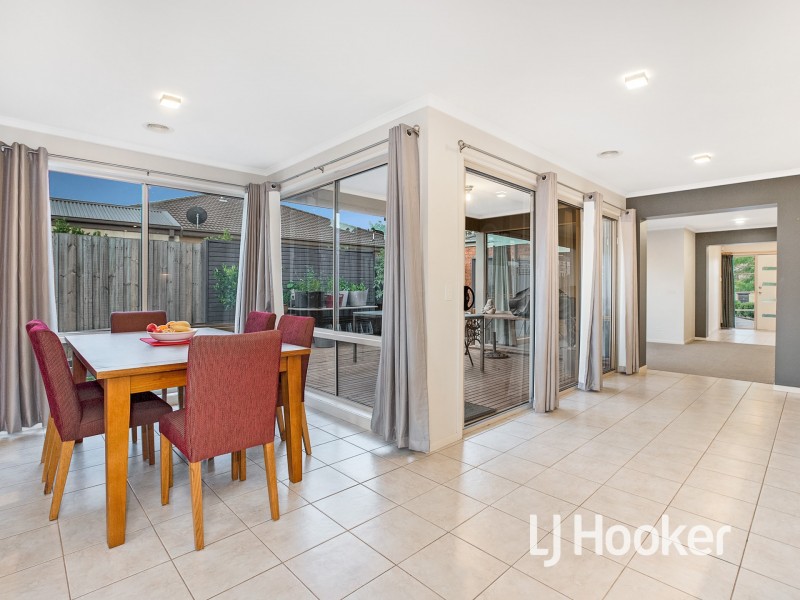 31 Bundoran Avenue, Cranbourne VIC 3977