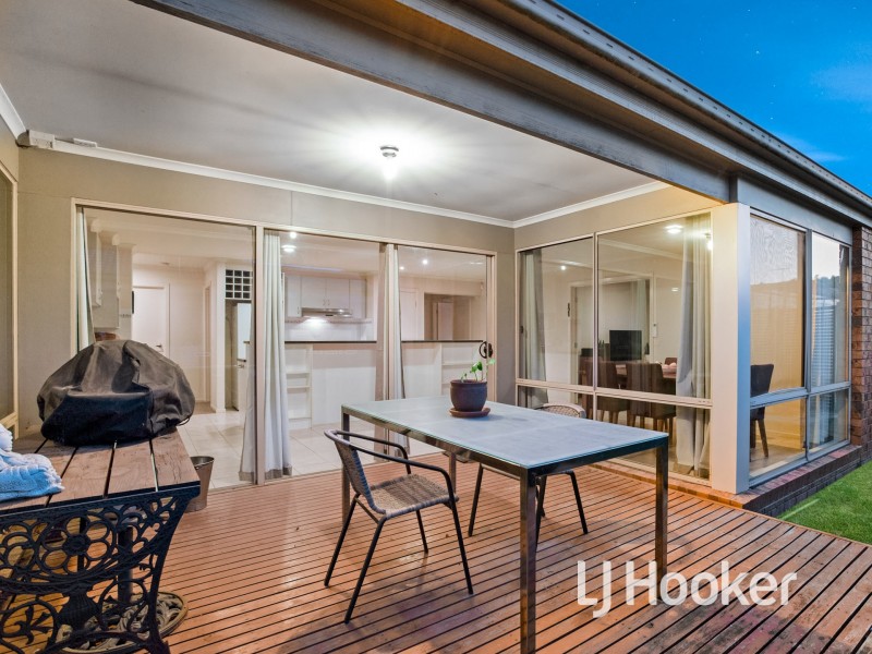 31 Bundoran Avenue, Cranbourne VIC 3977