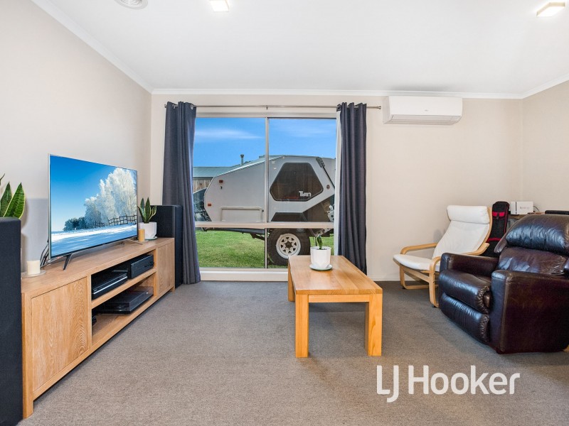 31 Bundoran Avenue, Cranbourne VIC 3977