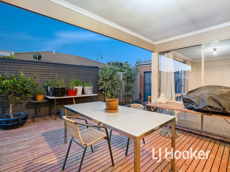 31 Bundoran Avenue, Cranbourne VIC 3977