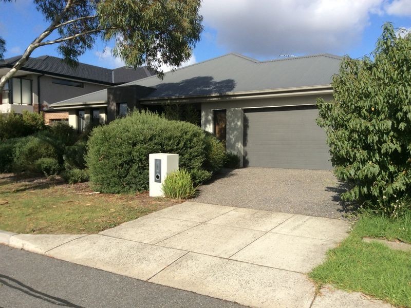 25 Henning Avenue, Lynbrook VIC 3975