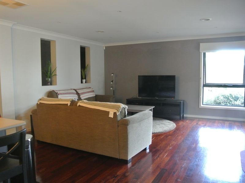 25 Henning Avenue, Lynbrook VIC 3975