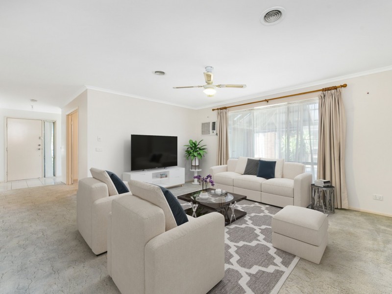 5 Roebourne Mews, Cranbourne East VIC 3977