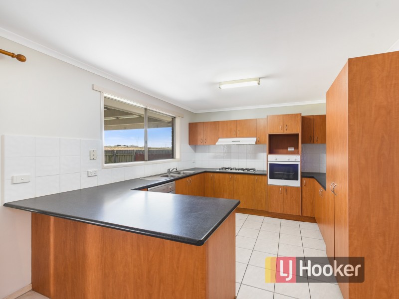 5 Roebourne Mews, Cranbourne East VIC 3977
