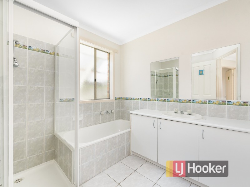 5 Roebourne Mews, Cranbourne East VIC 3977