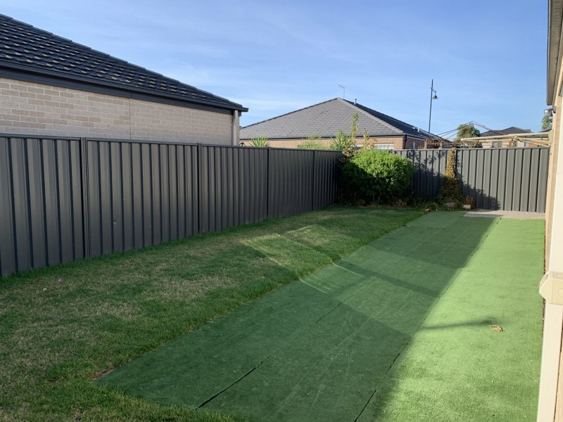 6 Mullein Bend, Cranbourne VIC 3977