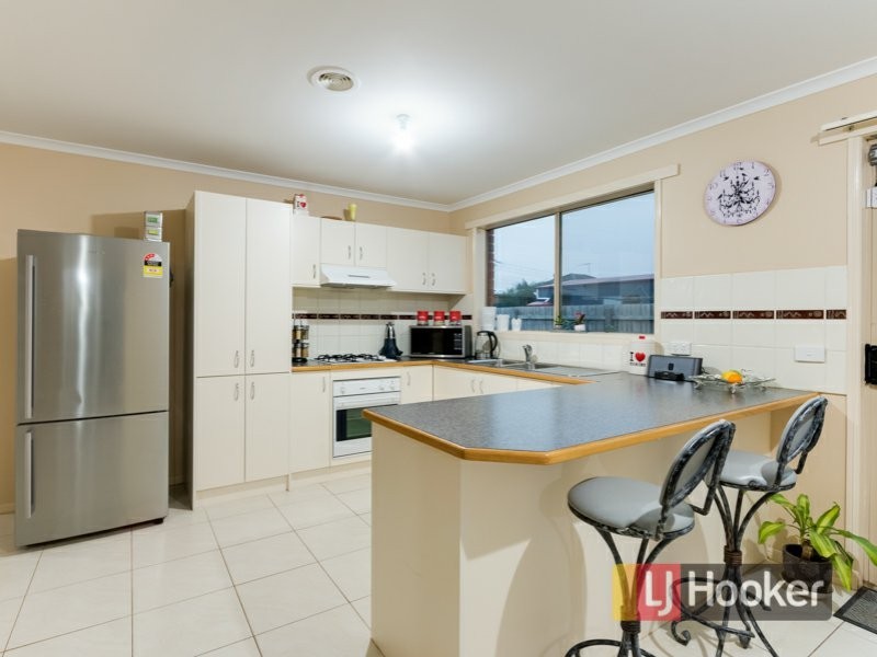 6 Kismet Close, Cranbourne West VIC 3977