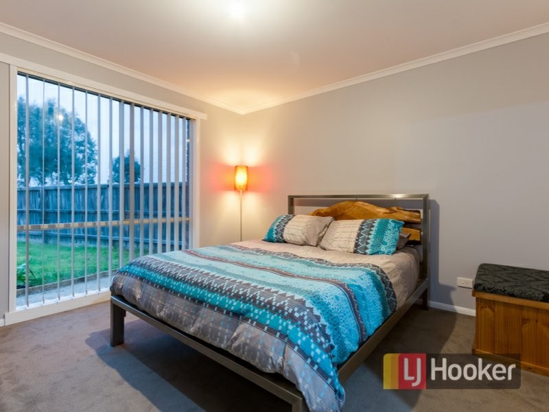 6 Kismet Close, Cranbourne West VIC 3977