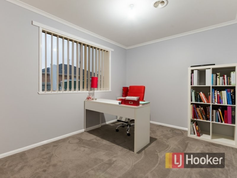 6 Kismet Close, Cranbourne West VIC 3977